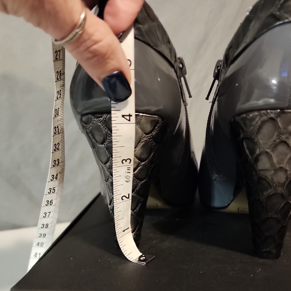 Bellini Shiny Gray and Black Ankle Boots - Picture 6 of 7